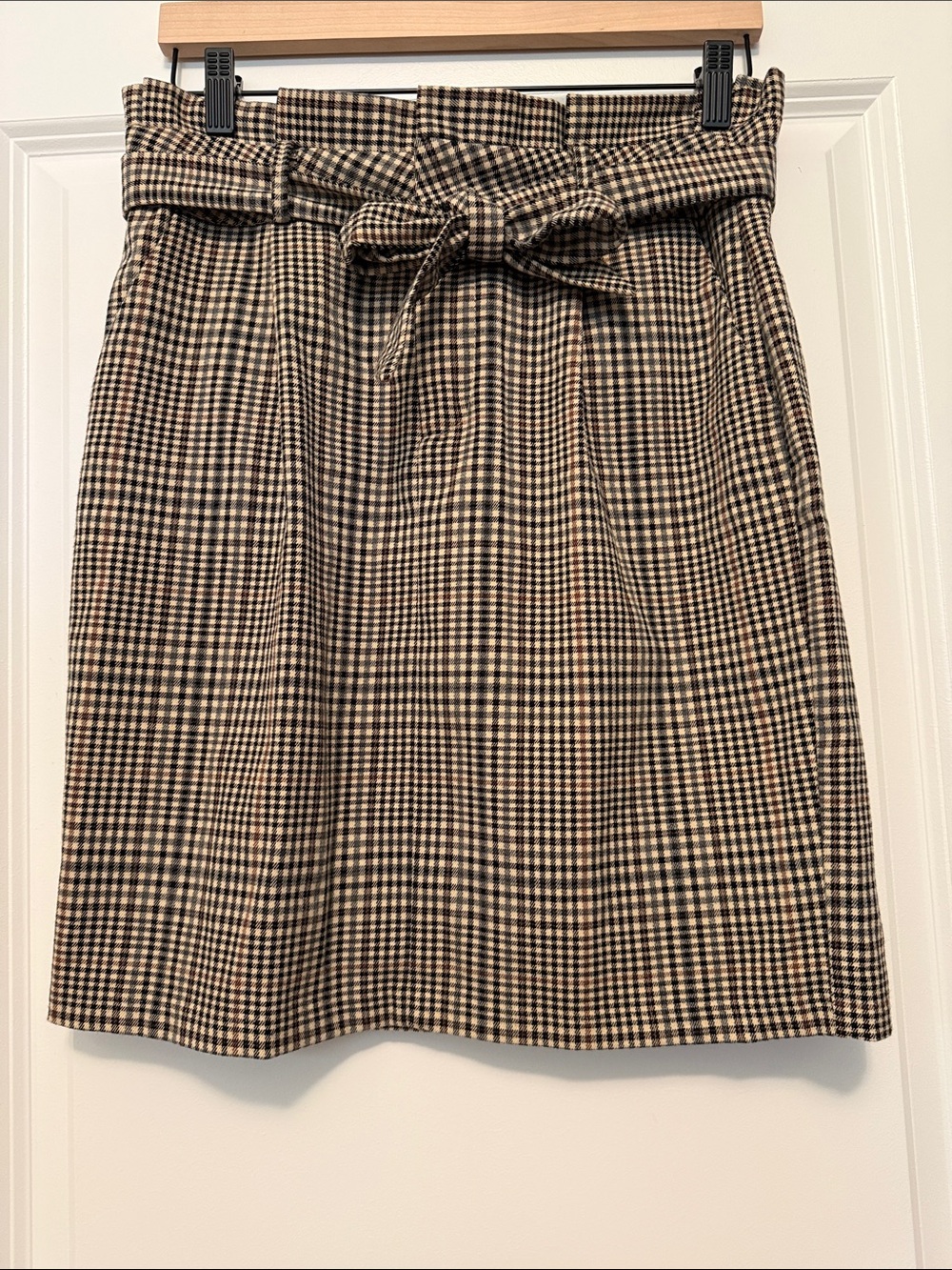 Vero Moda Gingham Paperbag Midi Skirt in Black & Tan